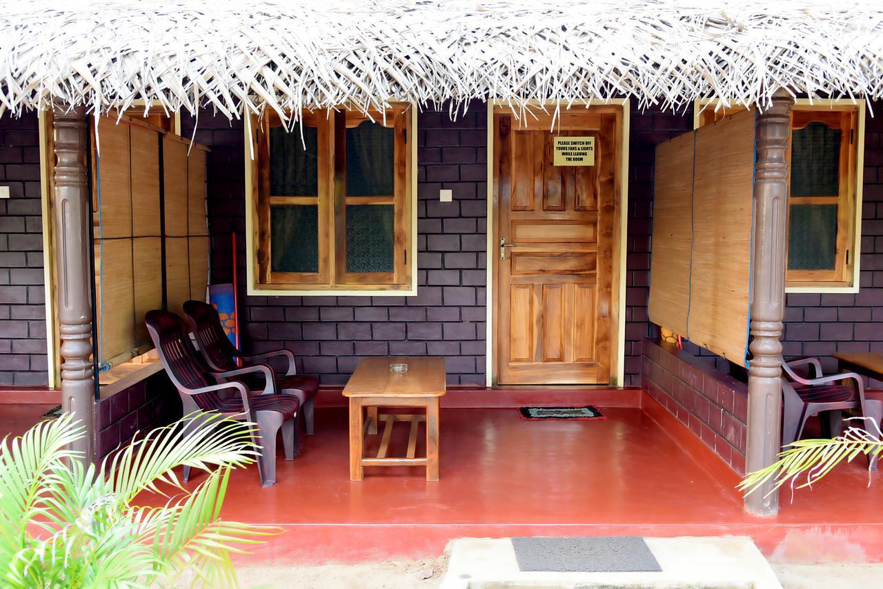 Naaval Beach Villa & Rooms Batticaloa Kültér fotó